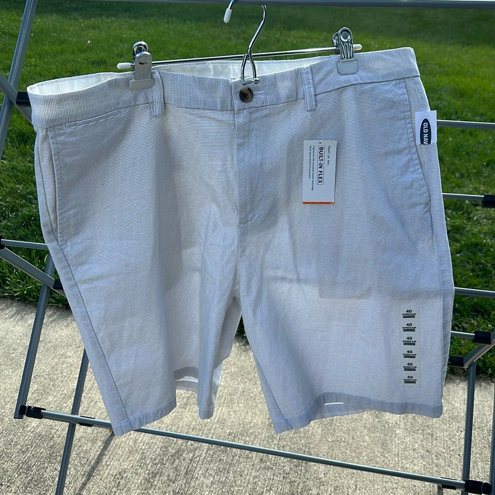 Men’s size 40 Old Navy ultimate slim shorts NWT
